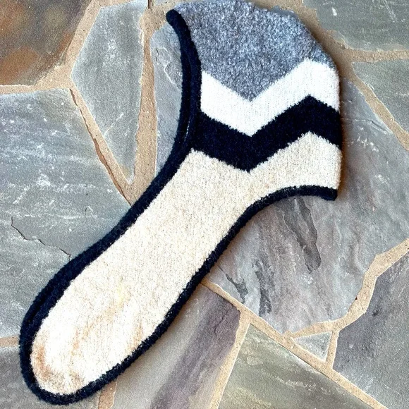 New🌟Anthropologie-Graphic Hood Scarf